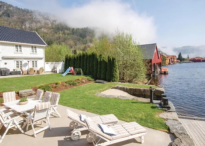 Vakantiehuis 3 Bedroom Gorgeous In *